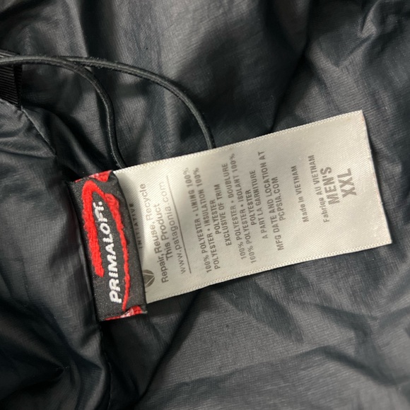 Patagonia Men's Black Puffer Jacket - Picture 9 of 10